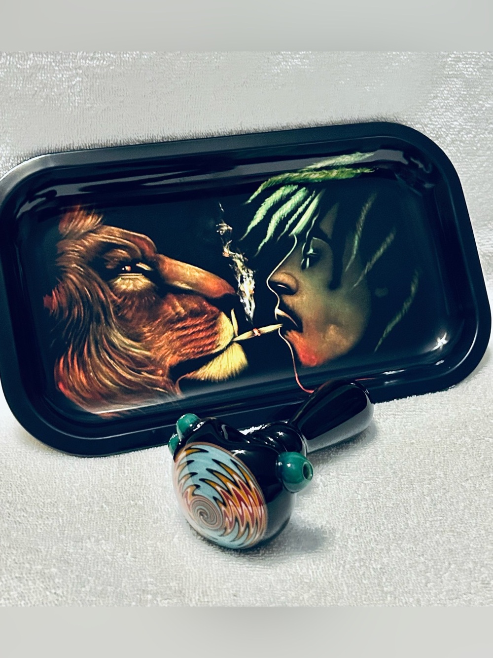 Lion & BM Rasta Face Rolling Tray with Swirl Glass Hand Piece